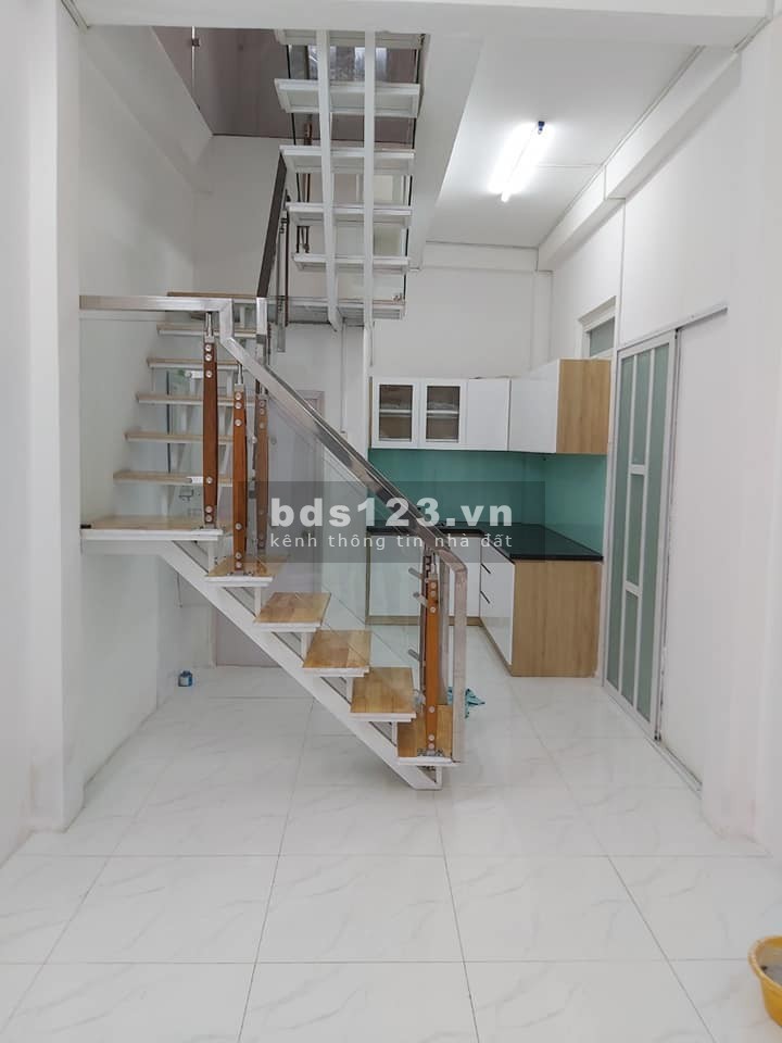 BÁN NHÀ TÔ HIẾN THÀNH QUẬN 10 LÔ GÓC CÁCH MẶT TIỀN ĐƯỜNG 20M