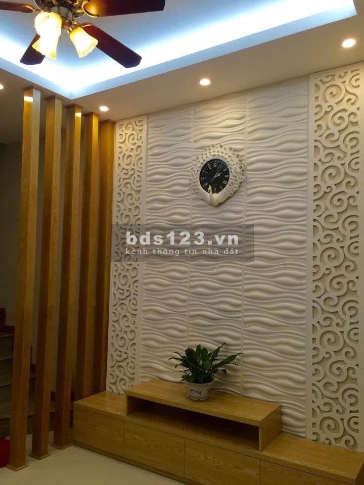 Cần bán nhà mặt ngõ rộng ở Long Biên 31m2, 5T,MT 3.3, 3 TỶ