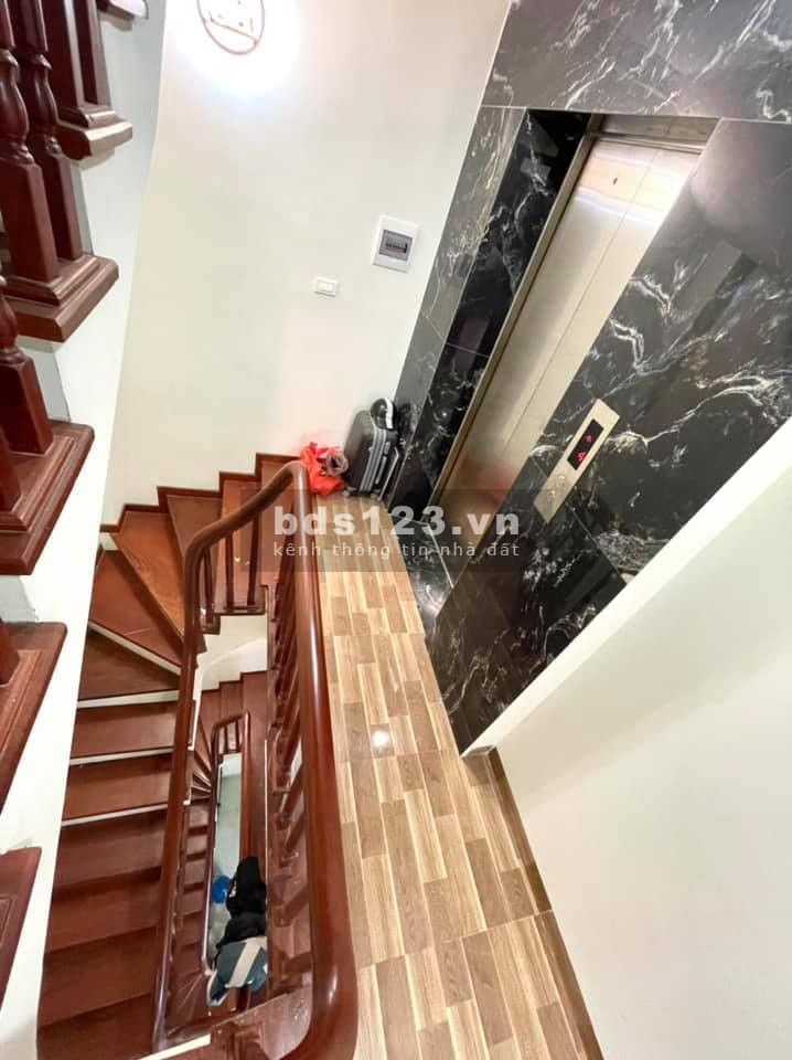 Hồ Tùng Mậu, Thang máy, kinh doanh, ô tô và0 nhà khép kín 40Mx7T. GIÁ 7.5 tỷ