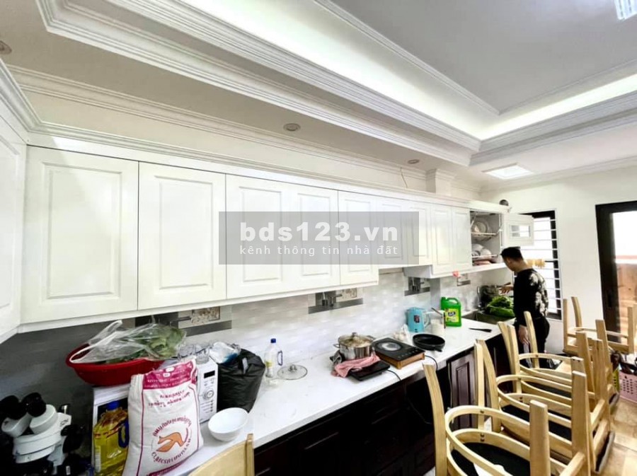 Hồ Tùng Mậu, Thang máy, kinh doanh, ô tô và0 nhà khép kín 40Mx7T. GIÁ 7.5 tỷ