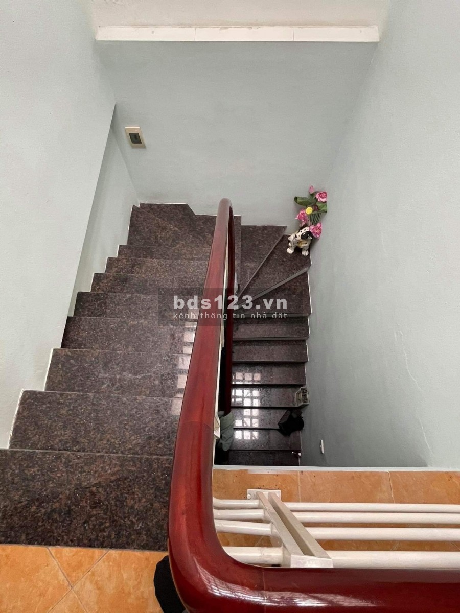Tôi cần bán gấp nhà Phân Lô Quân Đội, quận Thanh Xuân, Nhỉnh 7 tỷ, Gara ô tô, Kinh doanh.