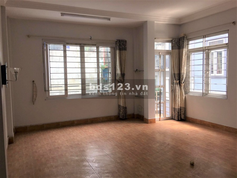 Nhà Hiếm, Ngọc Lâm Long biên, 52m2 MTx4.5m 4T ngõ o tô