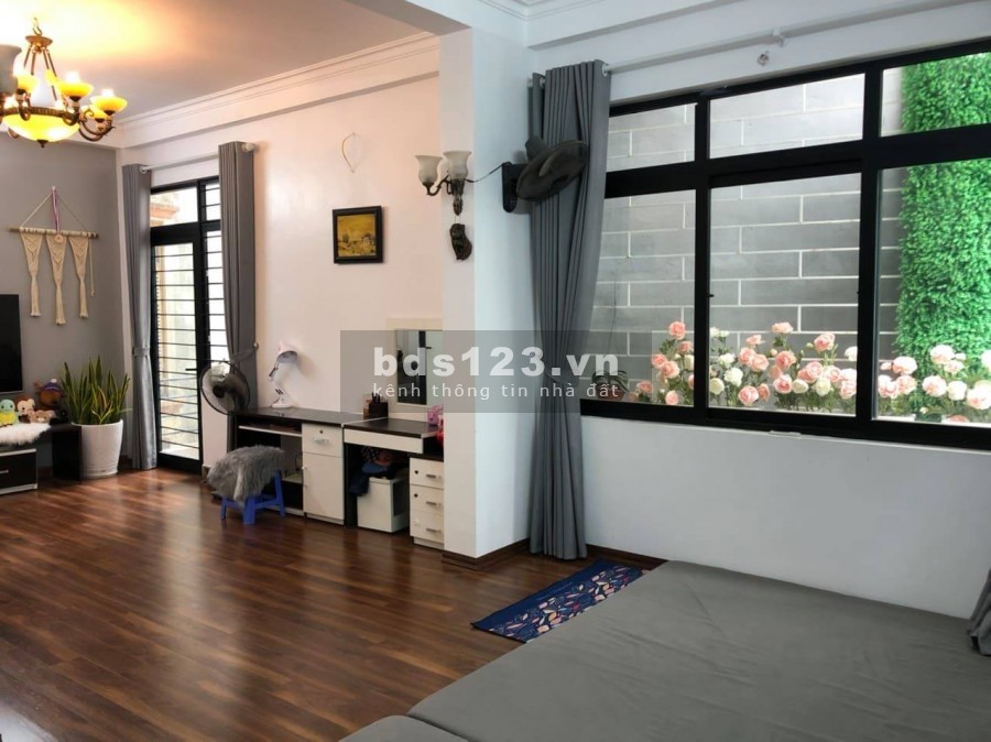 Bán nhà Hoàng Mai, 35m2, 5 tầng, ÔTÔ, KINH DOANH, 2 tỷ hơn