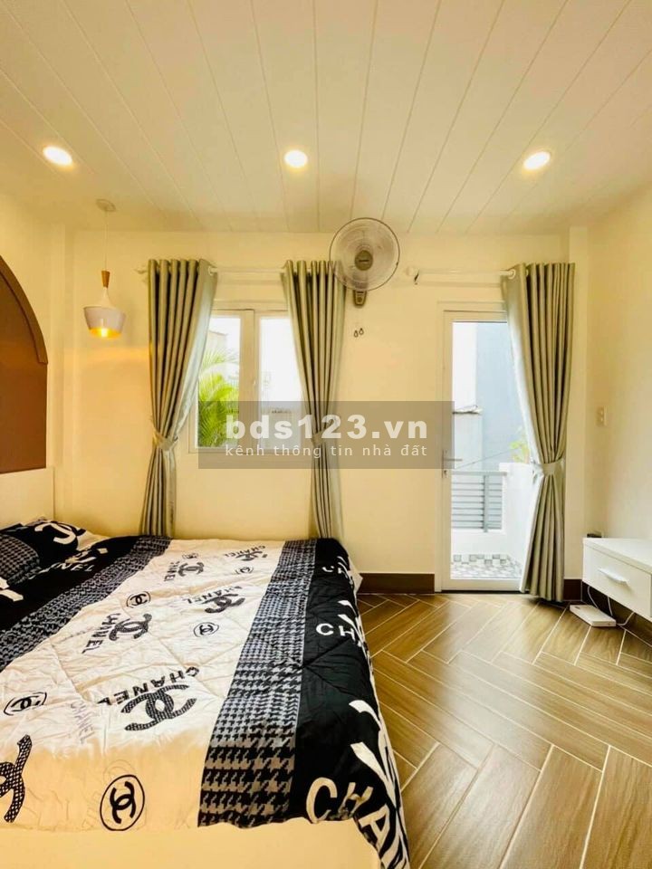 Bán nhà Hẻm Ôto Trường Chinh, Tân Bình, (6*9)m2Chỉ có 6.5 tỷ thôi, woaaa 1T, 3L, ST, LH: Giang 0901759534