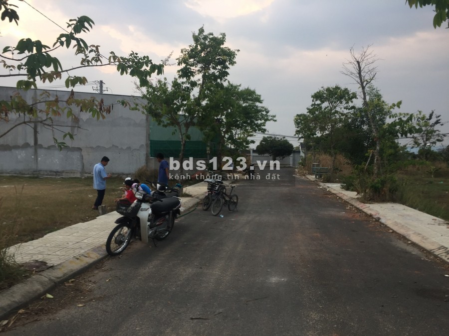 lô đất Tỉnh Lộ 2,Tân Thông Hội ,100m2 ,1 tỷ 325 ,Sổ Hồng Riêng ,cần BÁN GẤP