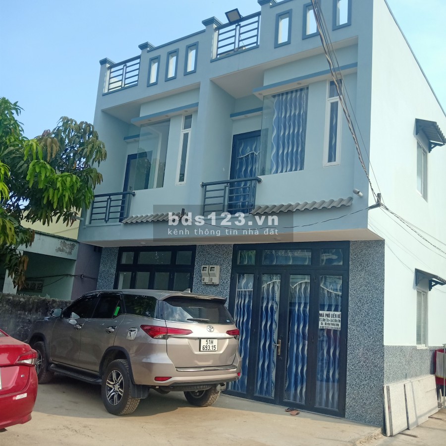Nhà 1 lầu 400tr có sổ hồng chính chủ, đường oto