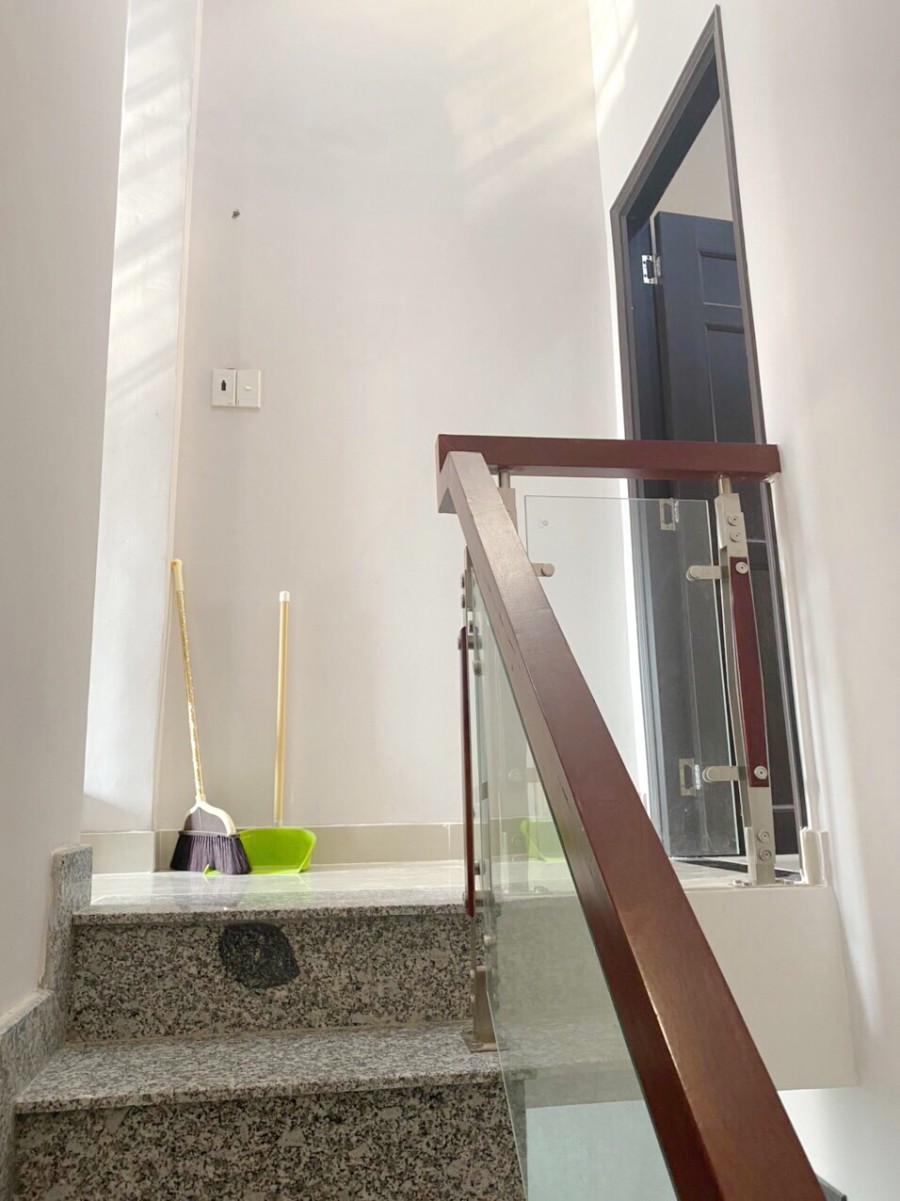 Nhà 37m2/2lầu, căn góc hẻm Bùi Minh Trực P6Q8