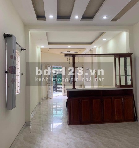 Bán nhà đường Lạc Long Quân, Quận 11, DT 92m2, giá chỉ 8,35 tỷ