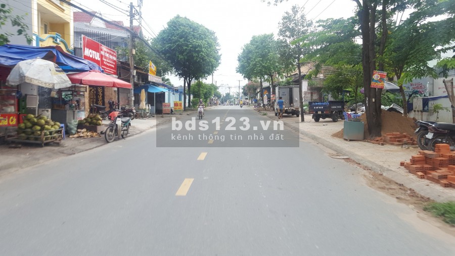 GIA ĐÌNH CẦN TIỀN TRẢ NỢ CẦN BÁN CĂN NHÀ 1 TRỆT 1 LẦU SỔ RIÊNG, ĐỐI DIỆN TRƯỜNG HỌC CẤP 2. LH: 0359.147.158