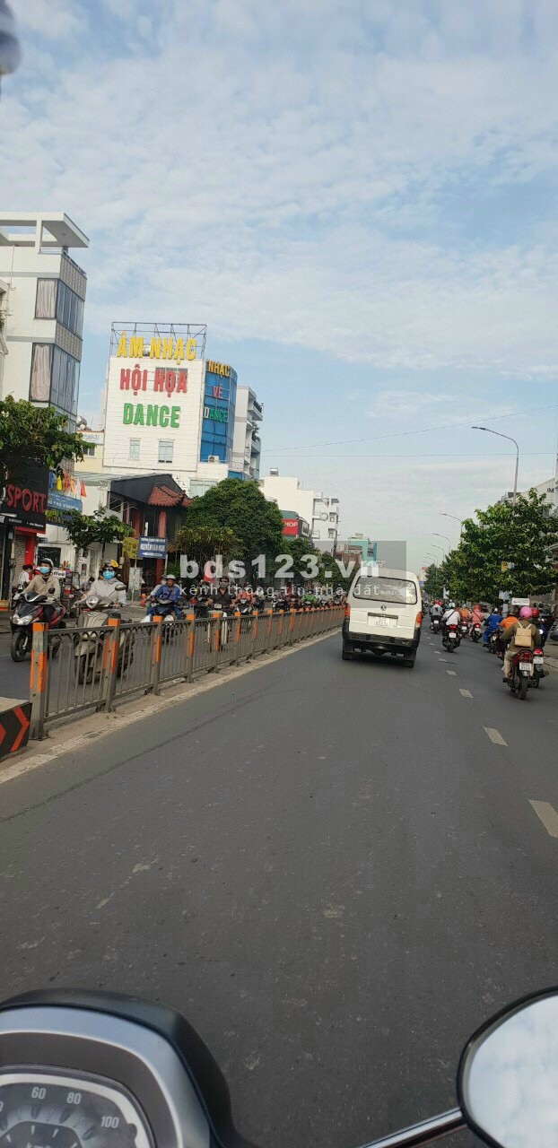 Kẹt tiền tôi bán ngay lô đất đường Nguyễn Thành Ý, Quận 1, DT 80m2 ,8.5tỷ
