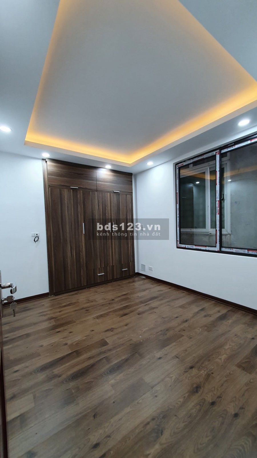 Bán Nhà Gần Mặt Phố Hào Nam – Đống Đa. DT 36m*4T, Gía 2.95 tỷ.