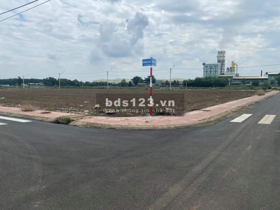Cần bán lô đất thành phố Đồng Xoài mặt tiền đường nhựa 17m