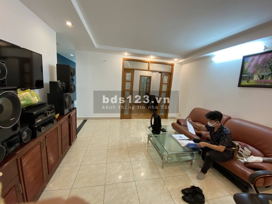 Tìm Nam ở ghép tại chung cư H1 Hoàng Diệu Quận 4