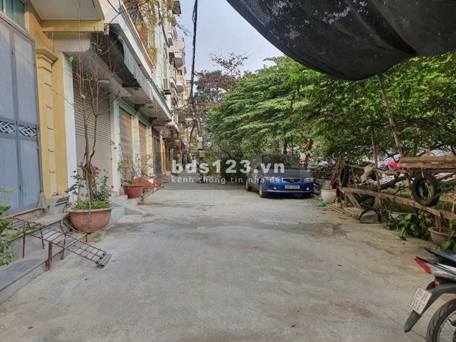 BÁN GẤP NHÀ HIẾM Ở GIANG VĂN MINH, Ô TÔ, MT4.5, DT55M2