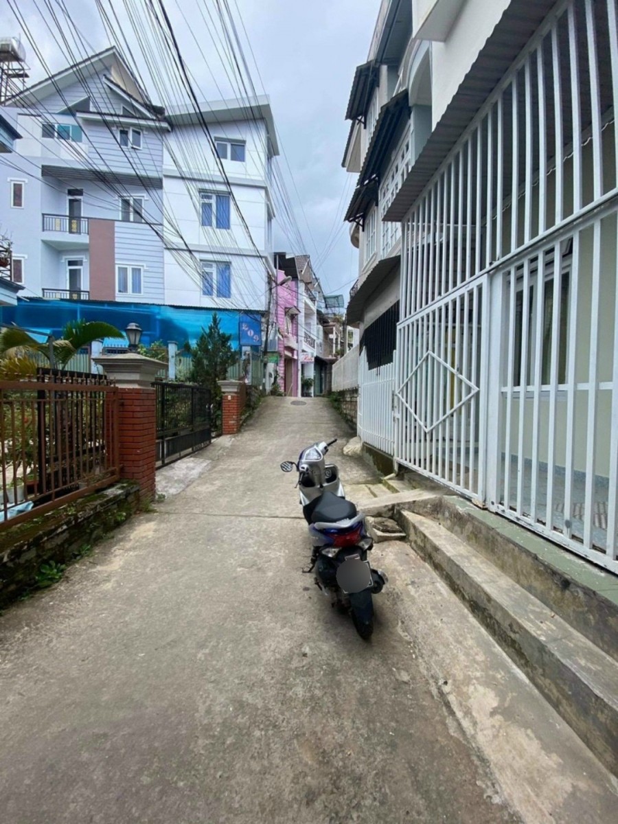 Bán nhà phố Đà Lạt, cách chợ Đà Lạt 800m