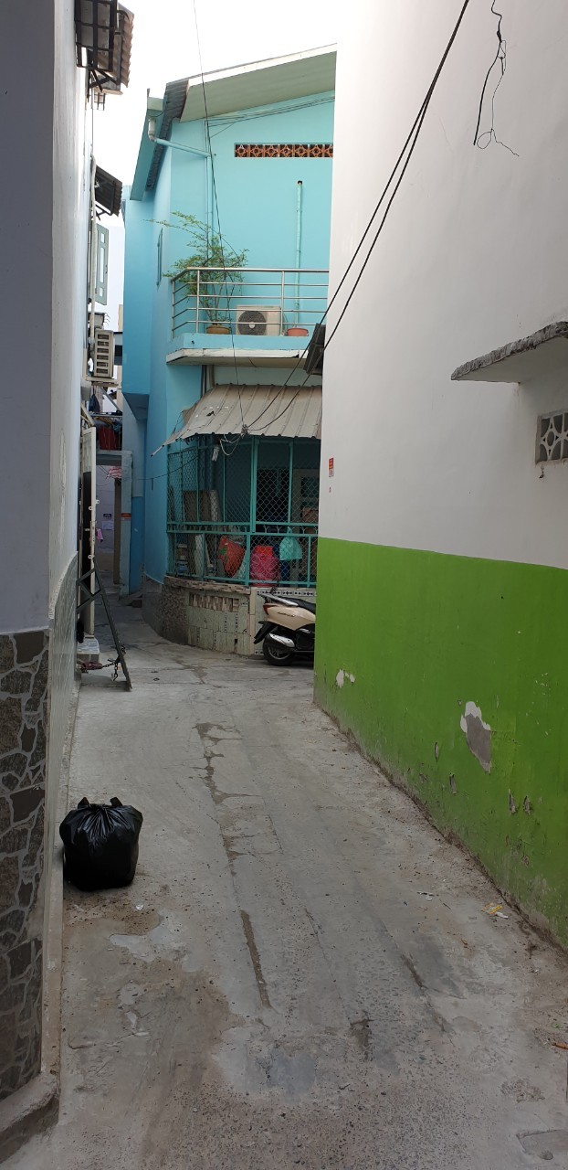 Bán gấp nhà hẻm 46 Nhiêu Tứ, P.7, Quận Phú Nhuận, giá 4,3 tỷ, 3 tầng, DTSD 90m2.