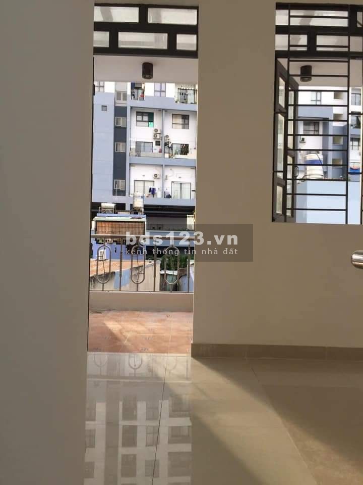 Nhà 1 trệt + 2 lầu 4 phòng ngủ giá 10.5tr hẻm 30 Lâm Văn Bền. Quận 7