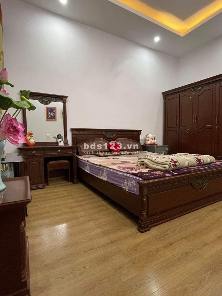 Tôi cần bán gấp nhà Phân Lô Quân Đội, quận Thanh Xuân, Nhỉnh 7 tỷ, Gara ô tô, Kinh doanh.