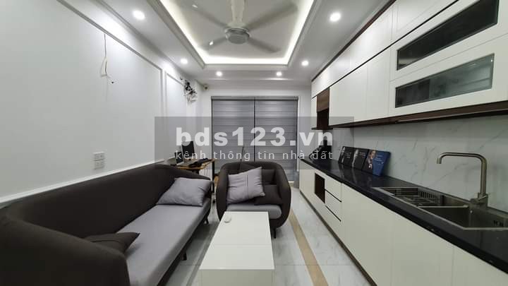Khu Phân Lô Hoàng Quốc Việt (Bán Gấp) nhà DT: 41m, Kinh Doanh vô địch. 150tr/m!