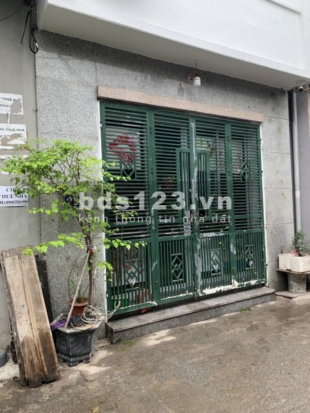 Bán nhà cấp 4 tại Phố Trạm, đường ô tô tránh, khổ siêu đẹp.