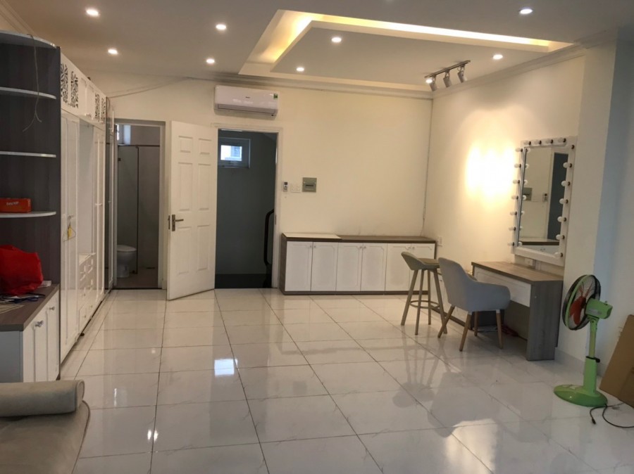 Chính chủ cần bán nhà góc 2MT hẻm 8m Hàn Hải Nguyên, P9, Quận 11. DTSD: 230m2 Nhà trệt 4 lầu, tặng nội thất