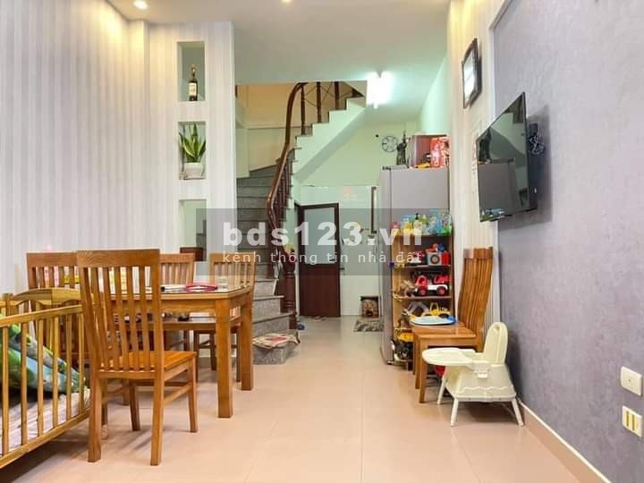 Ngõ Rộng, Gần Phố (Bán Nhà) P. Yên hòa DT 40M X 5 Tâng. Nhà Đẹp ở luôn, 3.8 tỷ Cầu Giấy