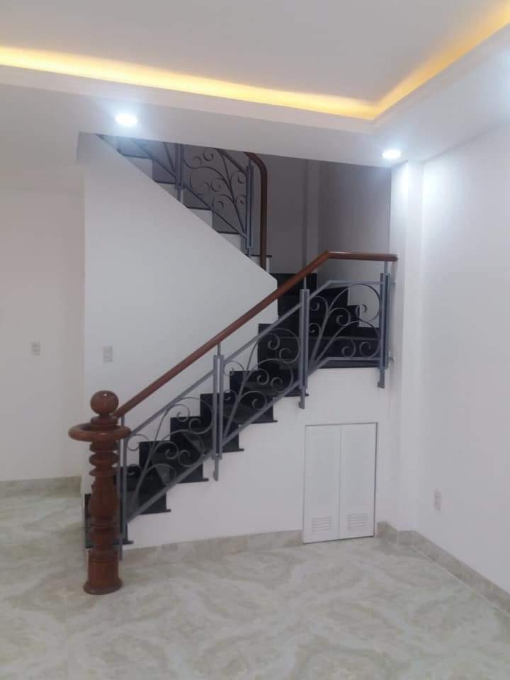 Nhà Bán Nguyễn Trọng tuyển, Tân Bình 48 m2, 5Lầu 4PN , 5WC Giá Rẻ.