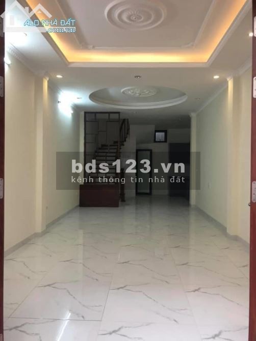 Cho thuê nhà 6 tầng 45m2 có thang máy phố Chiến Thắng Văn Quán Hà Đông
