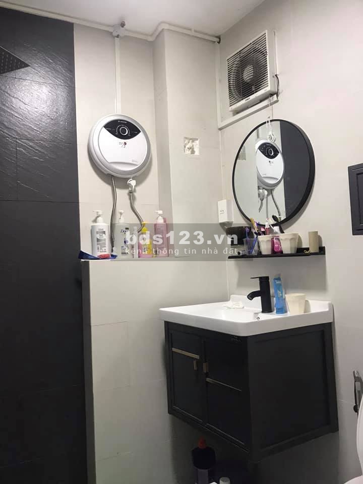 BÁN NHÀ QUẬN 10, NHÀ 2 MẶT HẺM, CÁCH ĐƯỜNG LỚN VÀI BƯỚC CHÂN
