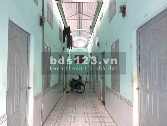 tôi có dãy trọ 10 phòng 120m2 ở Bà Triệu, Hóc Môn, cần BÁN GẤP với giá rẻ chỉ 975tr