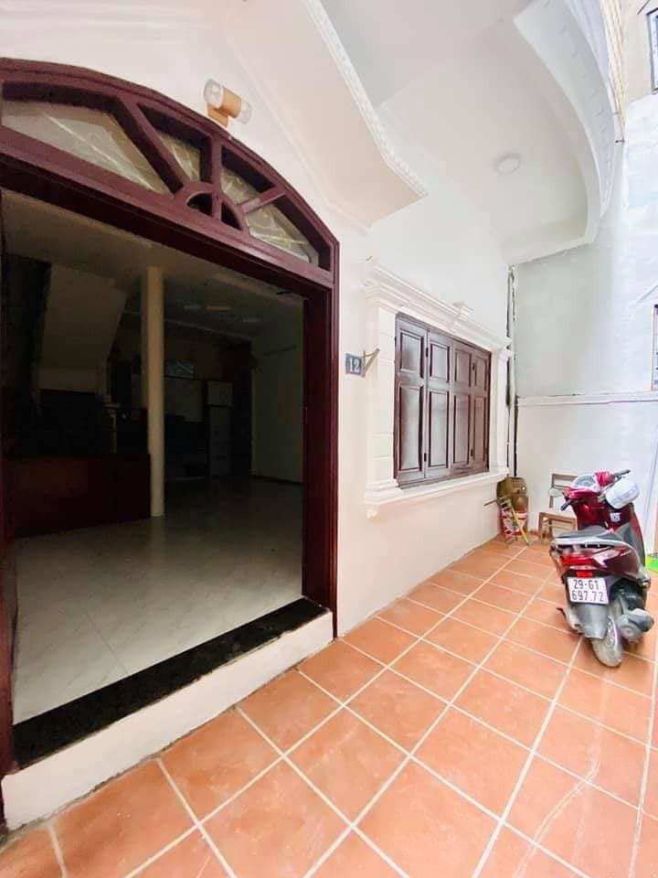 Bán nhà, Tô Vĩnh Diện 35m/4,5 tỷ ,phân lô,gara, ngõ thông, rộng, ô tô tránh
