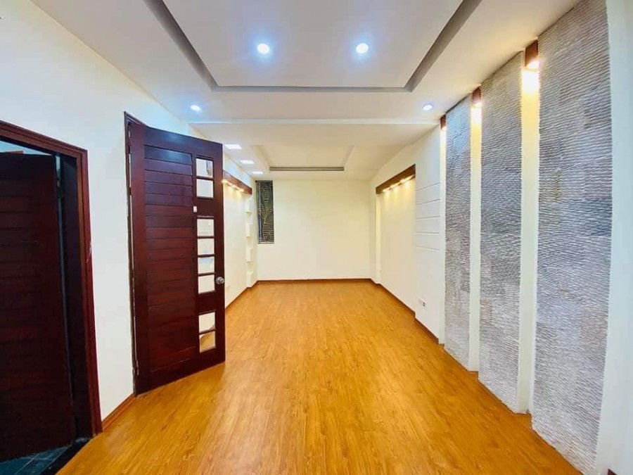 Bán nhà Tô vĩnh Diện, 58m/4,7 tỷ ngõ rộng, ô tô cách 20m, nở hậu