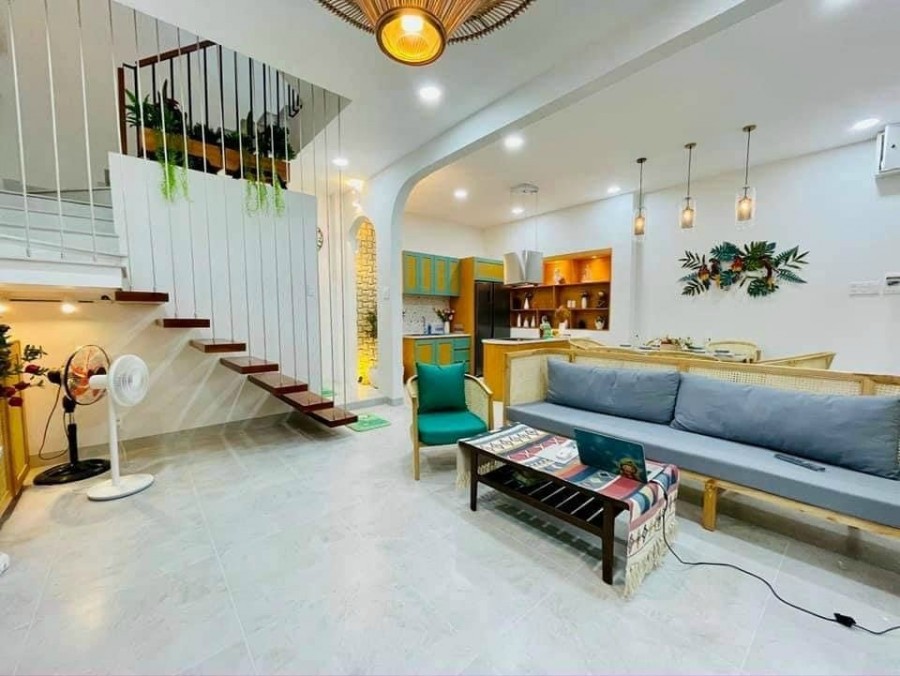 Gấp nhà mặt Tiền Tân Phú 56m2 ngang 5m giá 5.05 tỷ