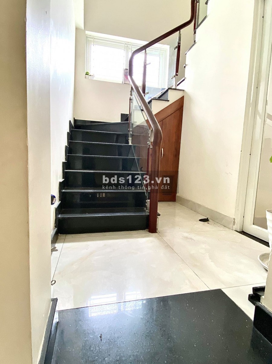 Nhà oto ngủ cùng chủ, Thống Nhất GÒ P10 GV, 49m2, 3 tầng, 5tỷ4