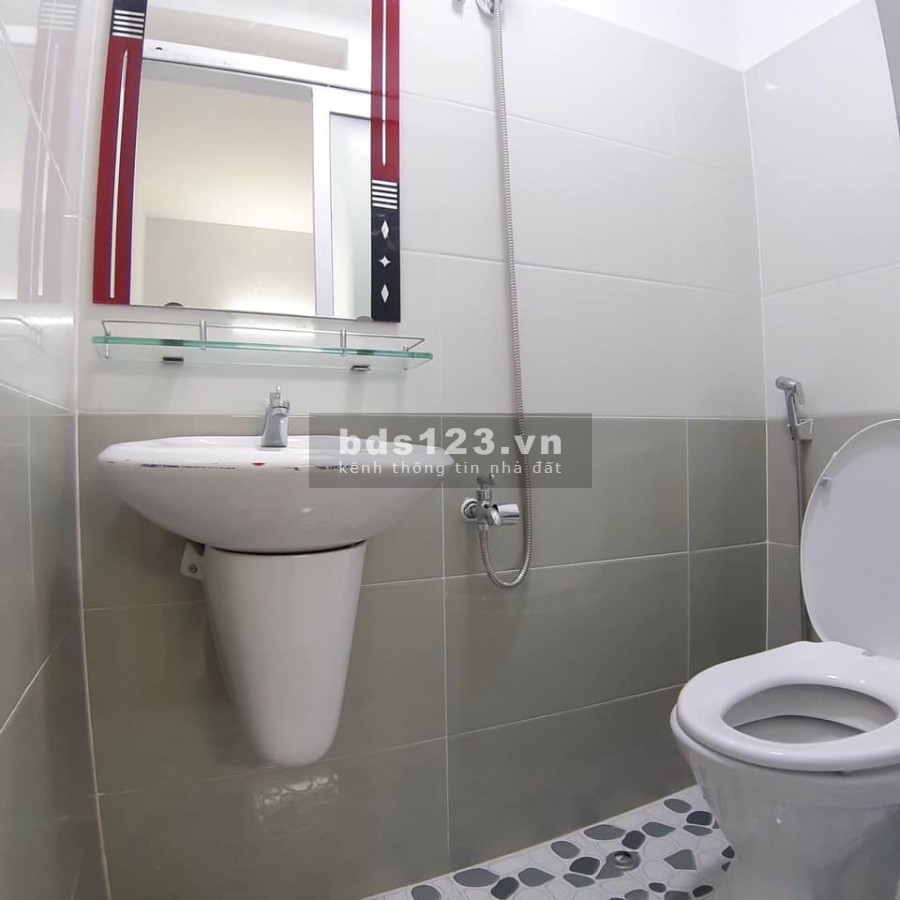 Cần vốn nên bán gấp nhà ngay Q10, diện tích25 m2, giá chỉ còn 4.8tỷ LH: Giang 0901759534