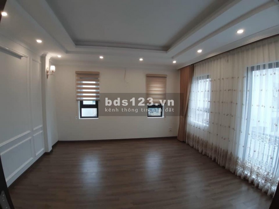 SIÊU PHẨM NHÀ SÀI ĐỒNG GẦN HỒ HIỆN ĐẠI, DT 30Mx6T GIÁ 3.3 TỶ