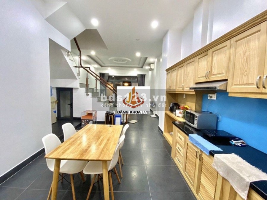 Cần vốn nên bán gấp nhà ngay Q10, diện tích25 m2, giá chỉ còn 4.8tỷ LH: Giang 0901759534