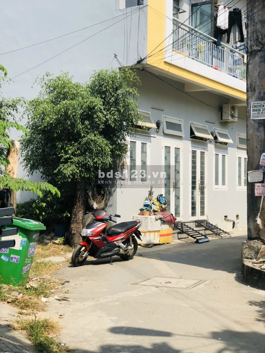 Miếng đất 110m2 MT đường Võ Văn Tần, TT Đức Hòa, dt 5x22, SHR, giá chỉ 600tr