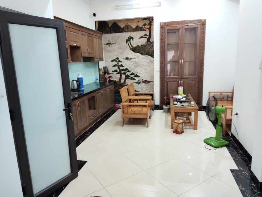 Siêu Phẩm Hoàng Quốc Việt, Hiếm có khó tìm 61m2 6 Tầng MT 5.5m.