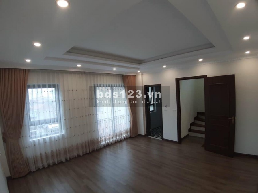 SIÊU PHẨM NHÀ SÀI ĐỒNG GẦN HỒ HIỆN ĐẠI, DT 30Mx6T GIÁ 3.3 TỶ
