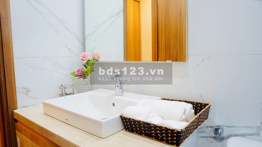 Cần tiền bán nhanh nhà 4 tầng đường Hoàng Quốc Việt-Giá tốt đầu tư!!!