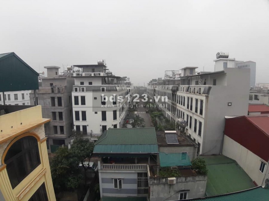 SIÊU PHẨM NHÀ SÀI ĐỒNG GẦN HỒ HIỆN ĐẠI, DT 30Mx6T GIÁ 3.3 TỶ