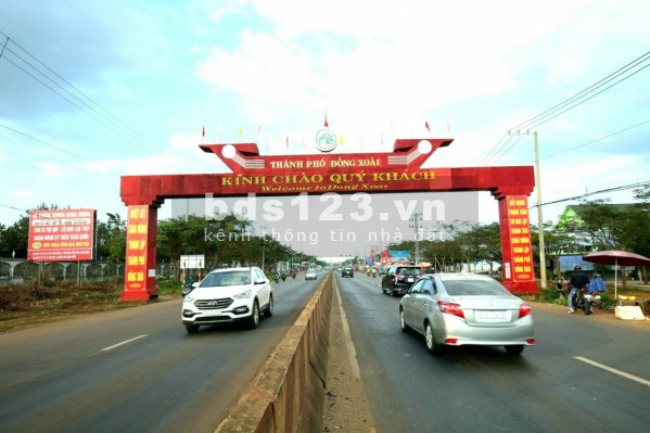 Bán lô đất nằm tiền nhựa nhà nước nằm ngay TTTP giá 3tr/m2, sổ công chứng ngay, dt 180m2 LH : 0975.779.138