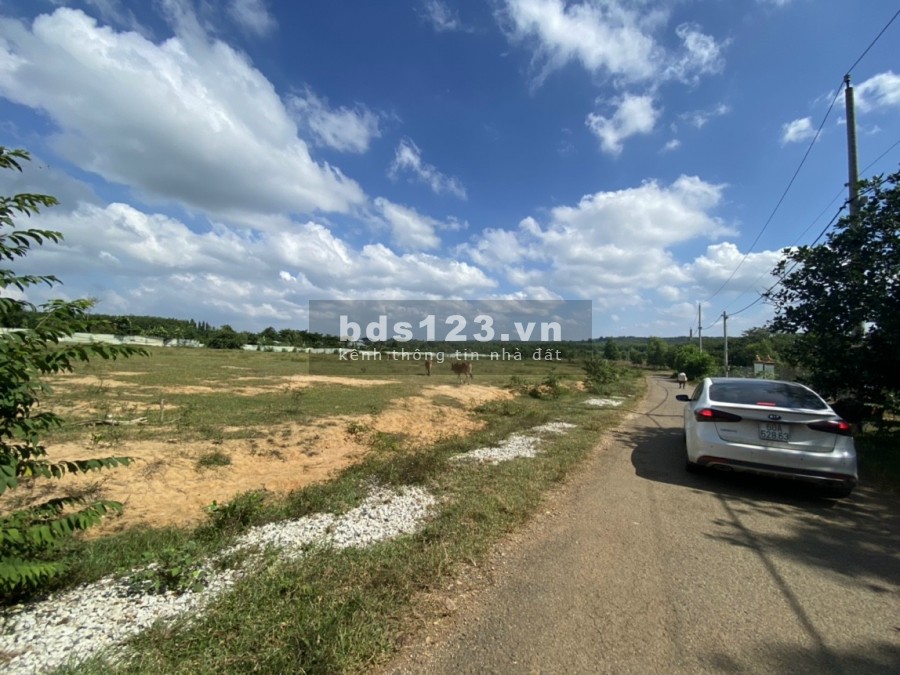 Cần bán lô đất ngay Trường ĐH Ngân Hàng sát bên QL 51, diện tích 4563m2 (400m2 thổ)