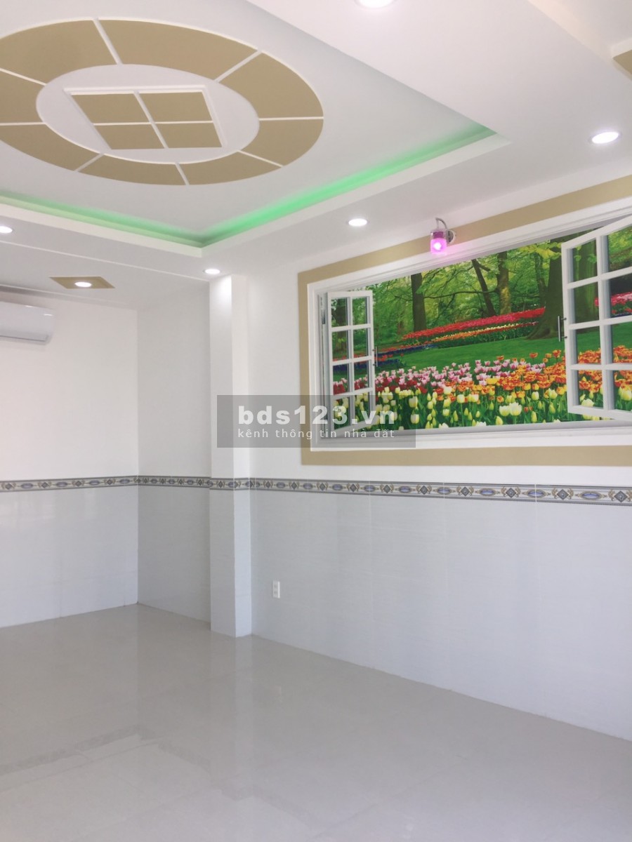 Bán nhà mặt tiền 16m đường Lạc Long Quân Quận 11, 4m7x22m, 3 tầng