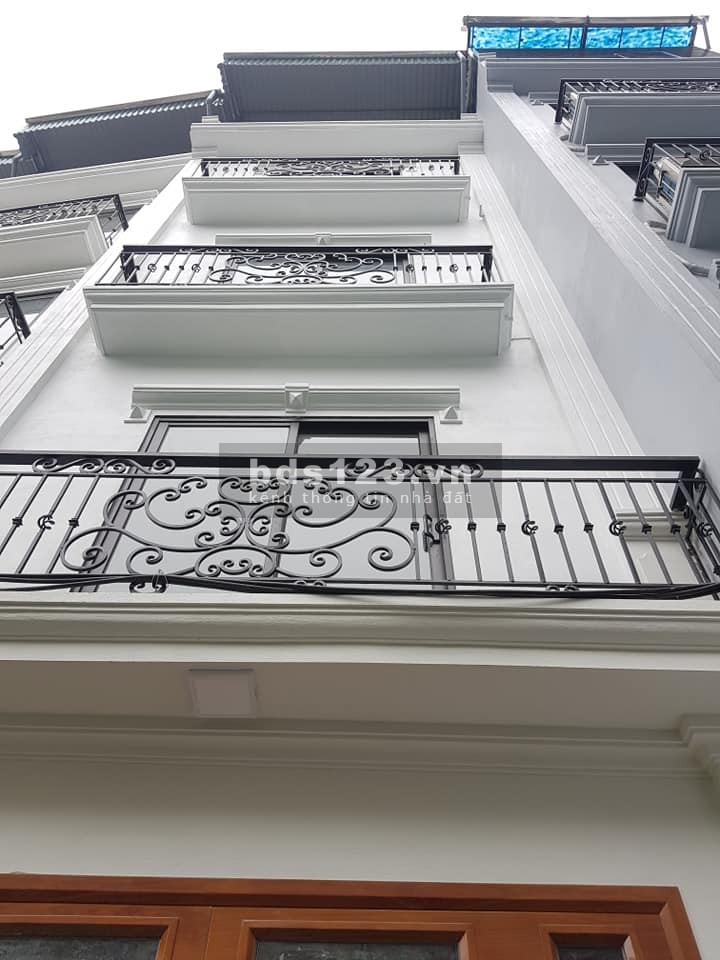 BÁN NHÀ PHỐ Ô CÁCH dt 35M2 x 5 TẦNG TRƯỚC NHÀ 3M, 15M RA ĐƯỜNG Ô TÔ ĐỖ