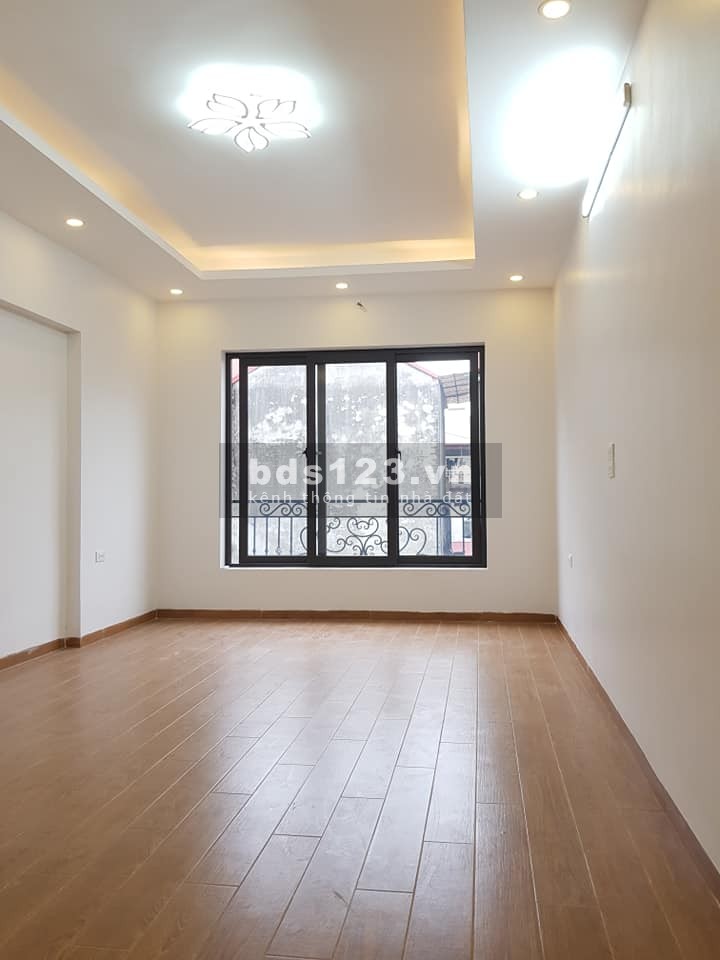 BÁN NHÀ PHỐ Ô CÁCH dt 35M2 x 5 TẦNG TRƯỚC NHÀ 3M, 15M RA ĐƯỜNG Ô TÔ ĐỖ