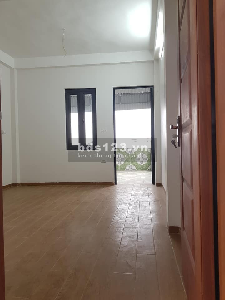 BÁN NHÀ PHỐ Ô CÁCH dt 35M2 x 5 TẦNG TRƯỚC NHÀ 3M, 15M RA ĐƯỜNG Ô TÔ ĐỖ