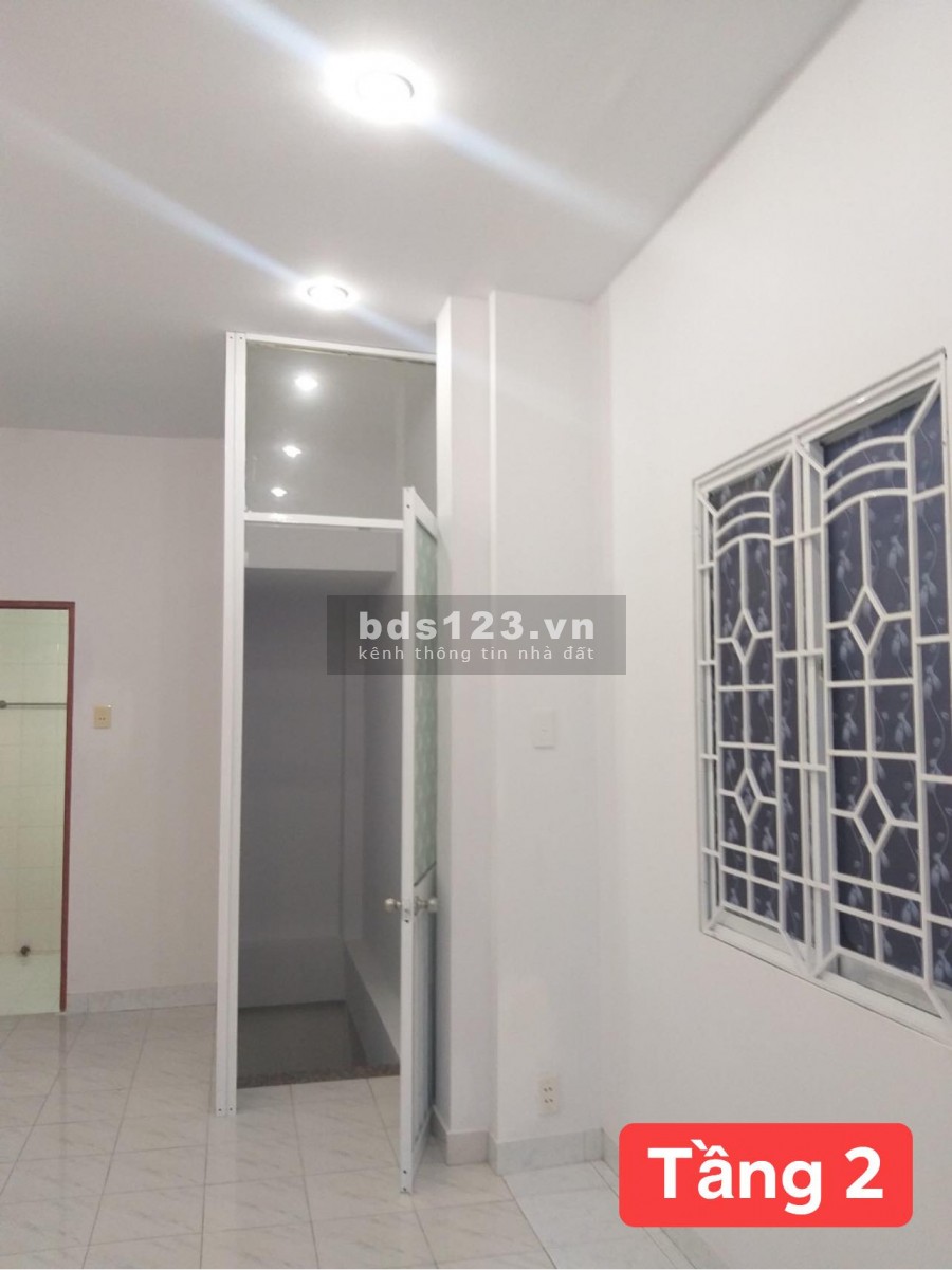 CHO THUÊ NGUYÊN CĂN QUẬN PHÚ NHUẬN VỪA SỬA MỚI VÀO Ở NGAY KHÔNG NỘI THẤT 9TR/THÁNG