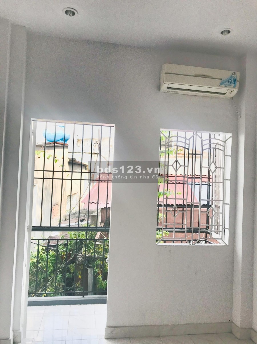 CHO THUÊ NGUYÊN CĂN QUẬN PHÚ NHUẬN VỪA SỬA MỚI VÀO Ở NGAY KHÔNG NỘI THẤT 9TR/THÁNG